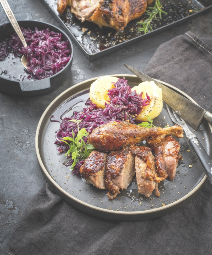 Gänsebrust mit Rotkraut und Kartoffelknödel