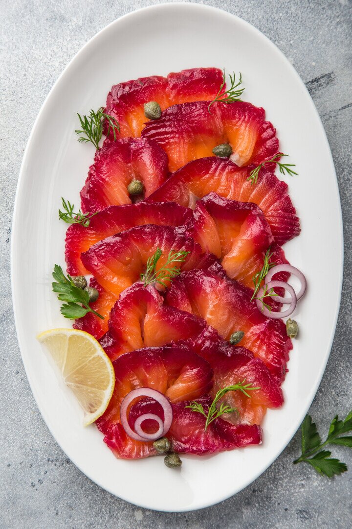 IN ROTE & GIN GEBEIZTER LACHS